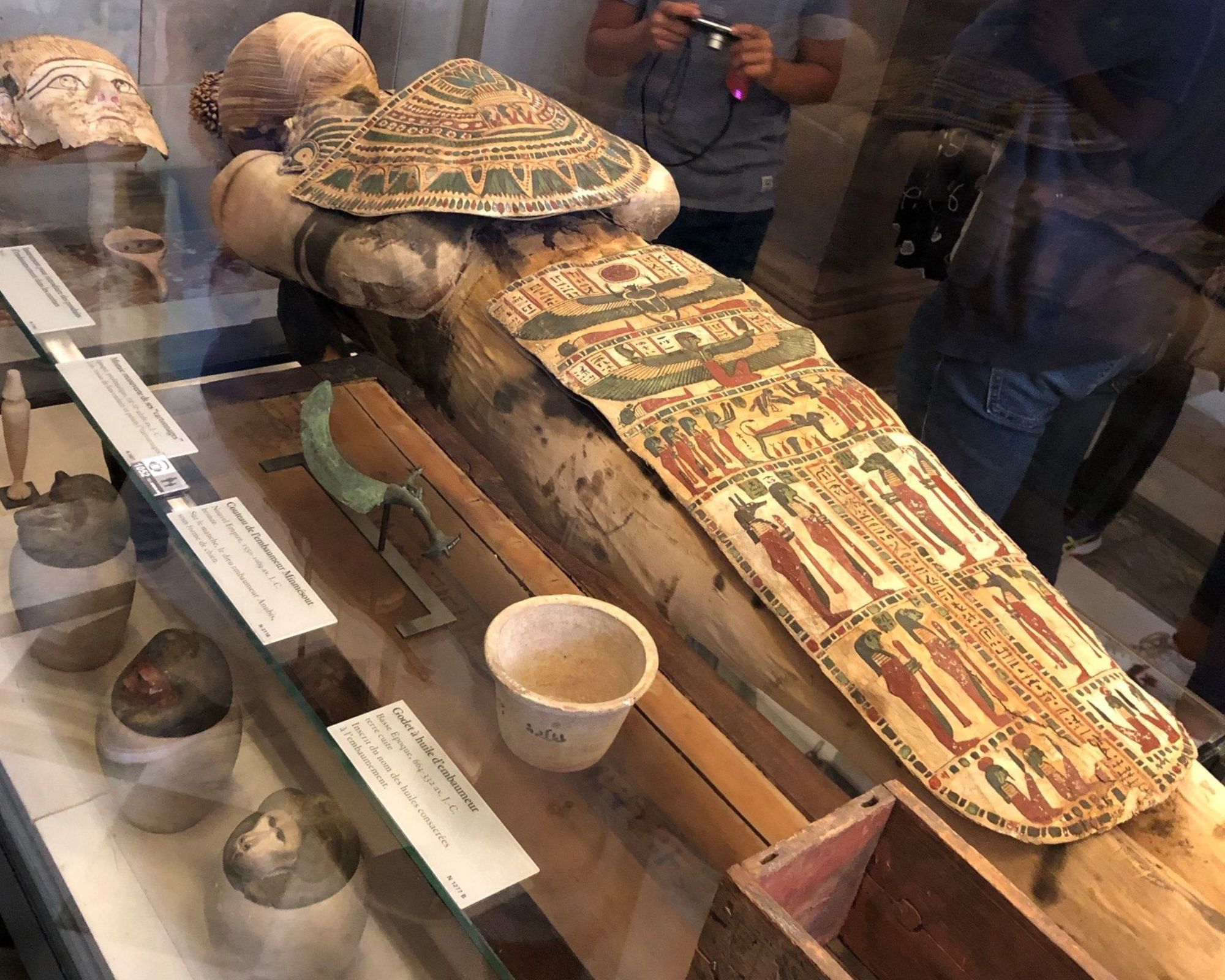 Véritable momie égyptienne conservée au Louvre