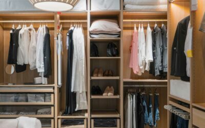 10 astuces pour organiser votre dressing en matinée