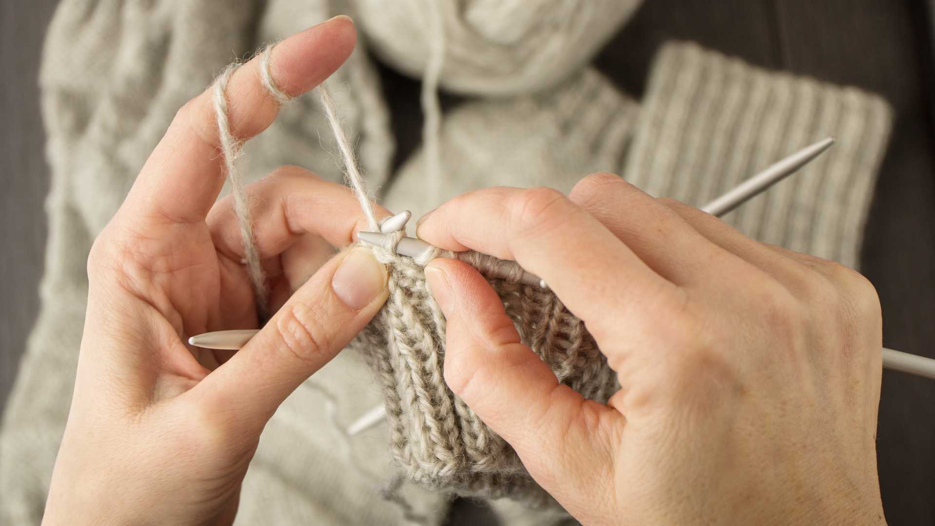 activité de tricot