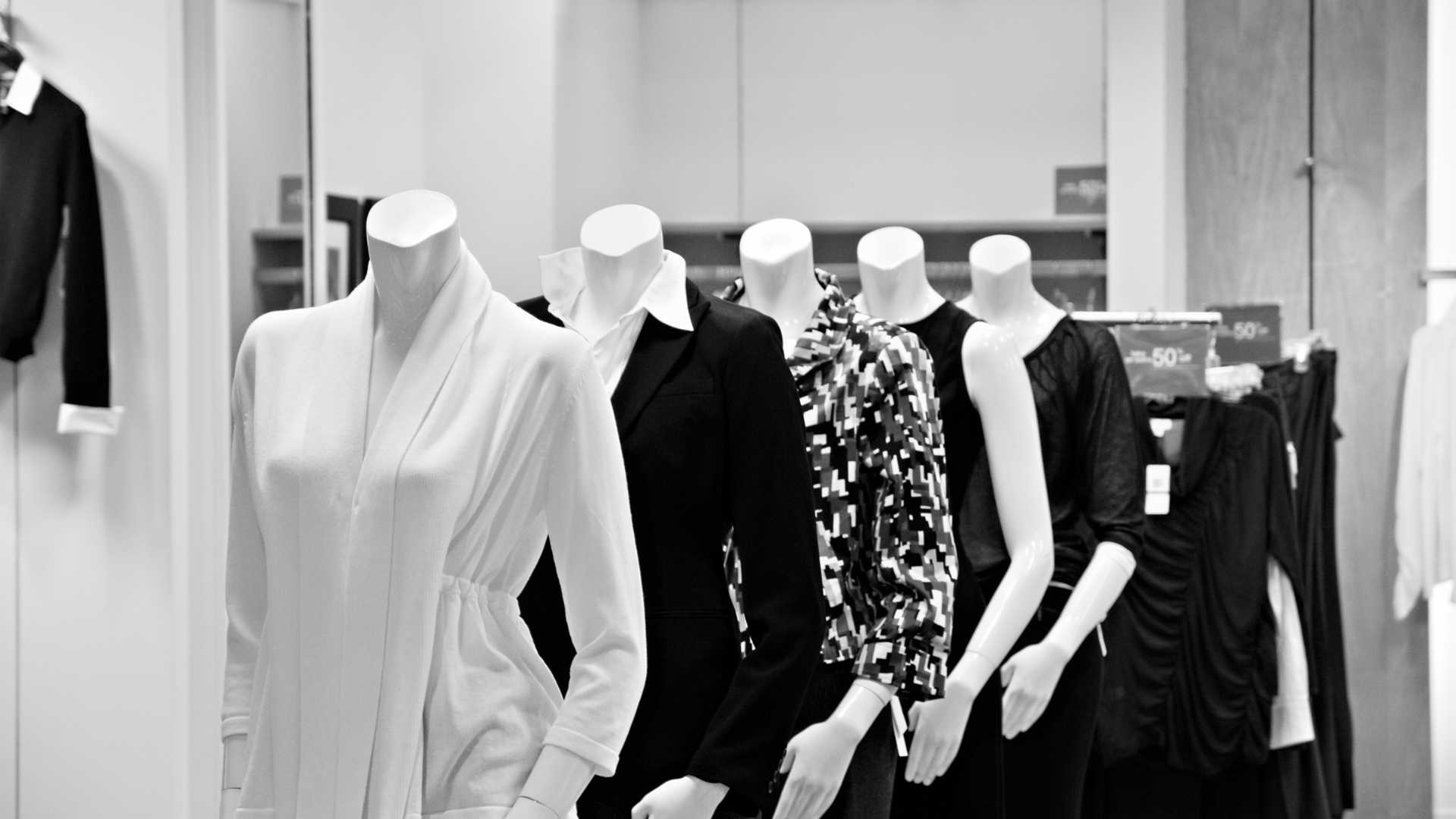mannequin magasin tenue de luxe